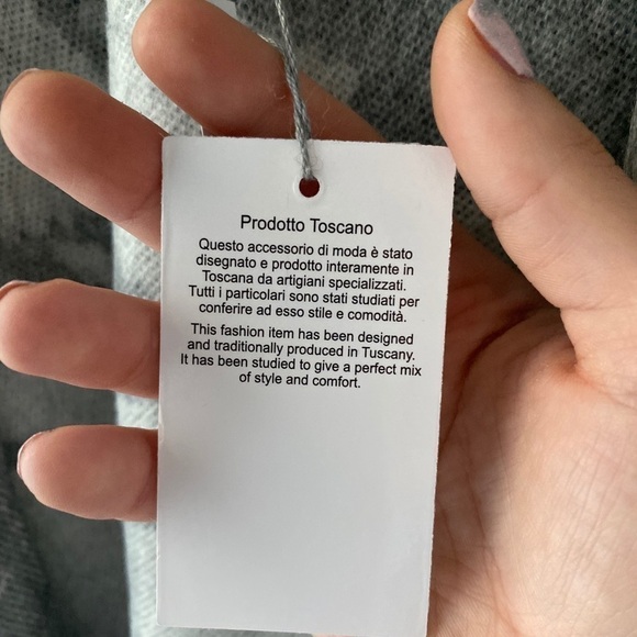 NWT - OS Grey Patterned Sweater - Picture 3 of 5